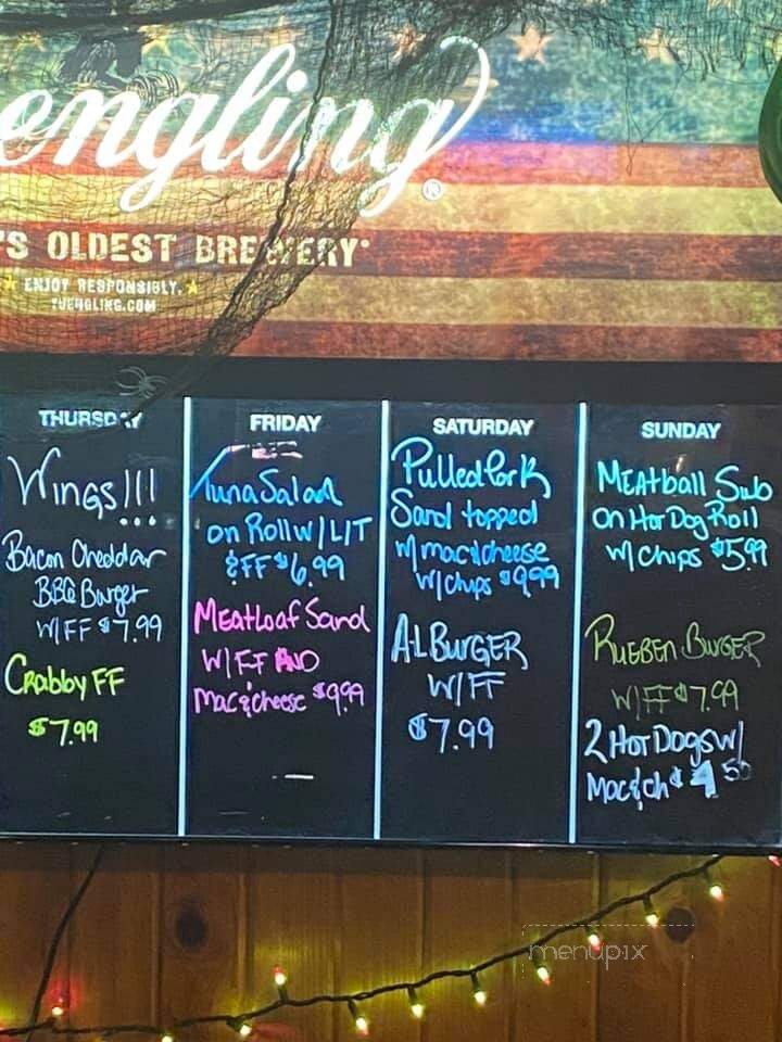 Yianni's Greenwood Tavern - Fayetteville, PA