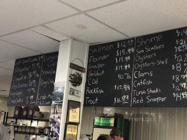 Hilltop Seafood & Produce - Troy, VA